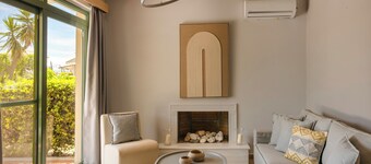 Beautiful villa with private pool just a short walk away from the town of Skala.