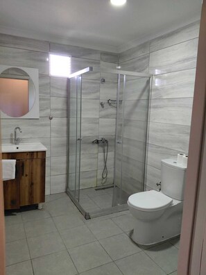Free toiletries, hair dryer, slippers, towels - ESTA123 APART (Ankara)