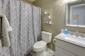 Hair dryer, towels - Ocala Home < 7 Mi to World Equestrian Center! (Ocala)