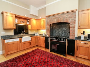 Dishwasher, cookware/dishes/utensils