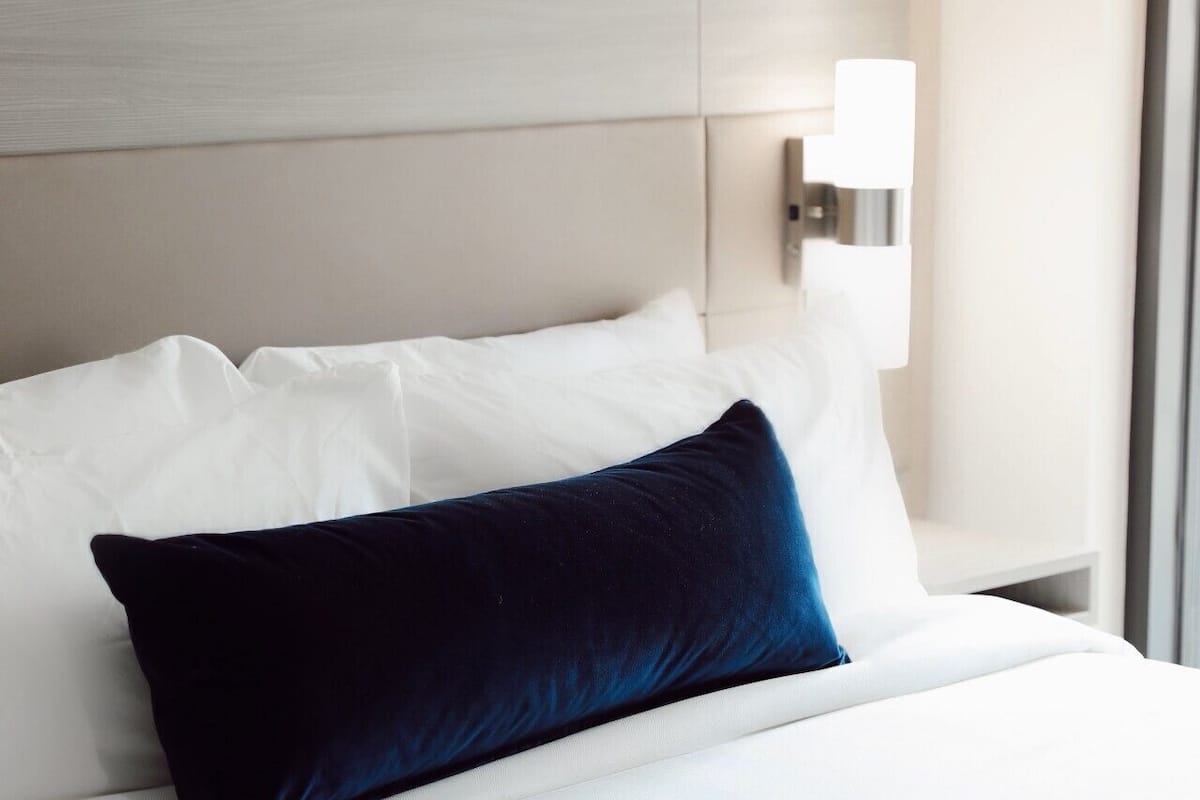 Surmatelas, coffres-forts dans les chambres, bureau