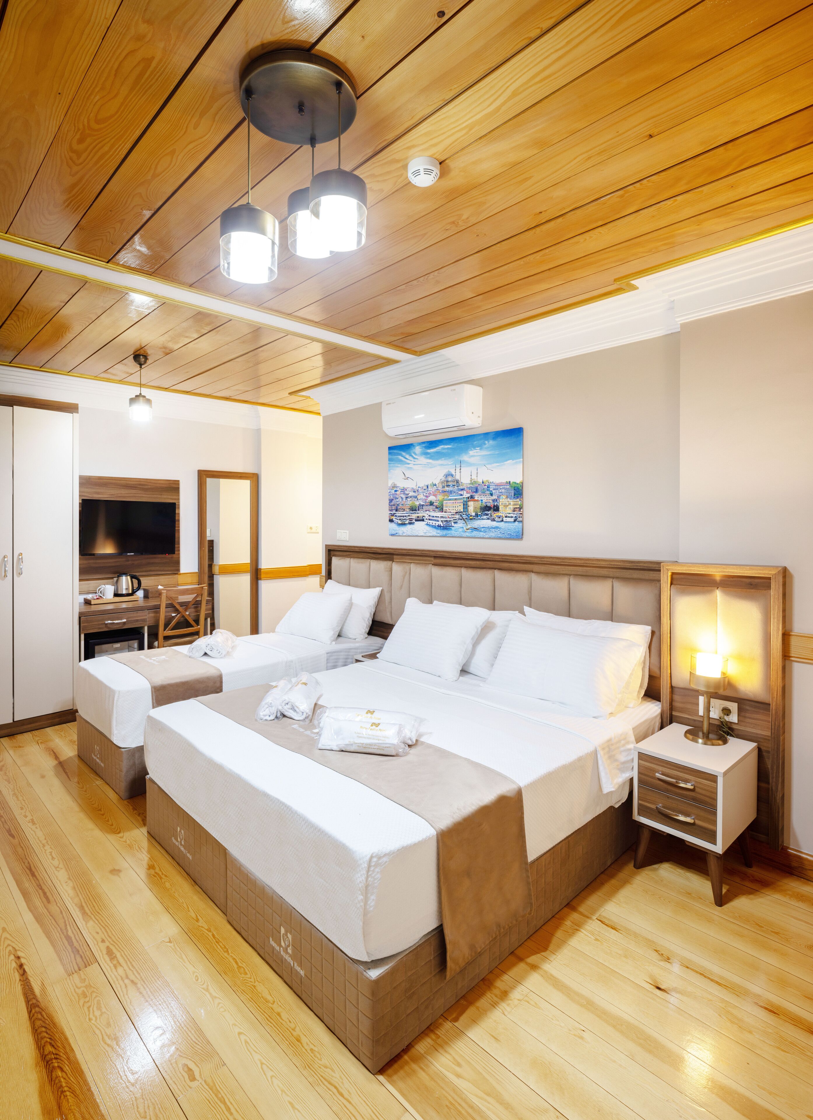 Premium bedding, minibar, in-room safe, iron/ironing board