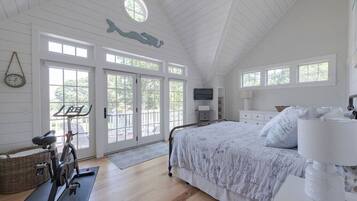 3 bedrooms, desk, free WiFi, bed sheets