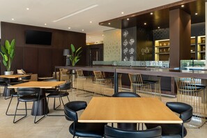 Sports bar - Four Points by Sheraton Production City, Dubai (Dubai)