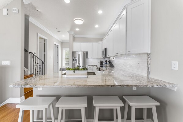 Fridge, microwave, oven, stovetop - Northeast Florida Retreat (Jacksonville Beach)