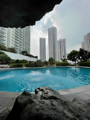 2 outdoor pools - Home Stay Philippines (Mandaluyong)