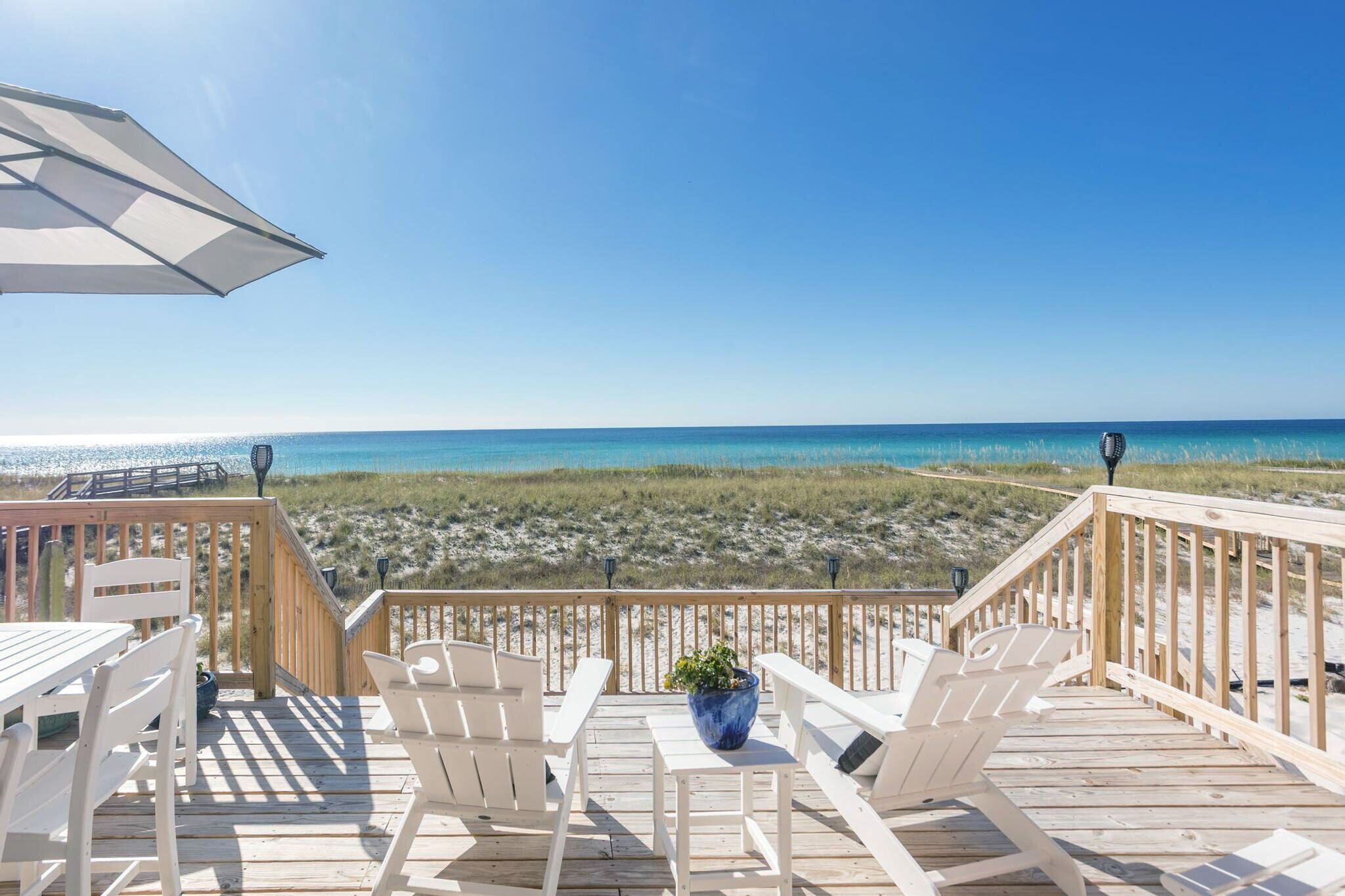 Beautiful Gulf Front 3 bedroom, 2.5 bathroom townhome on Navarre Beach!