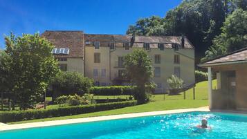 Outdoor pool, a heated pool