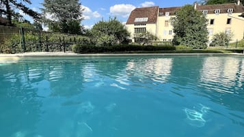 Piscine extérieure, piscine chauffée
