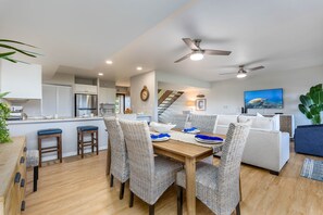Dining - 3BR Ka’anapali Retreat | Ocean Views, Gorgeous renovation, Walk to Beach (Lahaina)