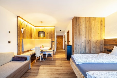 1 bedroom, free WiFi, bed sheets. Studio 'Kuppelwies 363' with Mountain View, Private Terrace and Wi-Fi