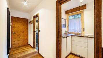 KĂŒhlschrank, Herdplatte, GeschirrspĂŒler