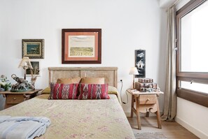 2 slaapkamers, een strijkplank/strijkijzer, gratis wifi, beddengoed