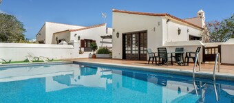 Holiday Accommodation "3-Bedroom Villa in Golf del Sur"