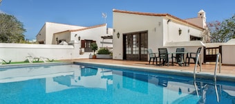 Holiday Accommodation "3-Bedroom Villa in Golf del Sur"
