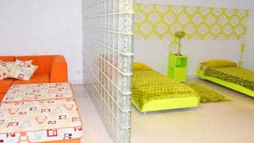 5 slaapkamers, een strijkplank/strijkijzer, gratis wifi, beddengoed