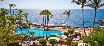 Holiday Accommodation "5-Bedroom Villa in Playa del Duque" with private pool