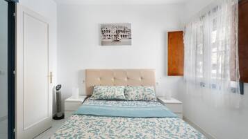 2 chambres, fer et planche Ă repasser, Wi-Fi gratuit, draps fournis