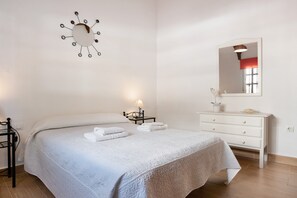 2 chambres, fer et planche à repasser, accès au Wi-Fi (inclus)