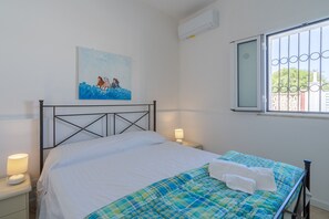 3 chambres, fer et planche à repasser, Wi-Fi gratuit, draps fournis