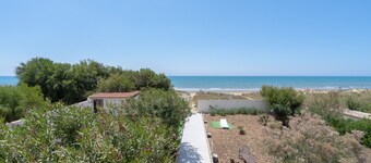 Villa Rosa con accesso al mare, idromassaggio e aria condizionata, adatta agli animali domestici