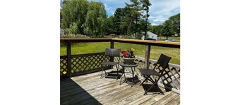 Cheerful 3 bedroom home close to everything!