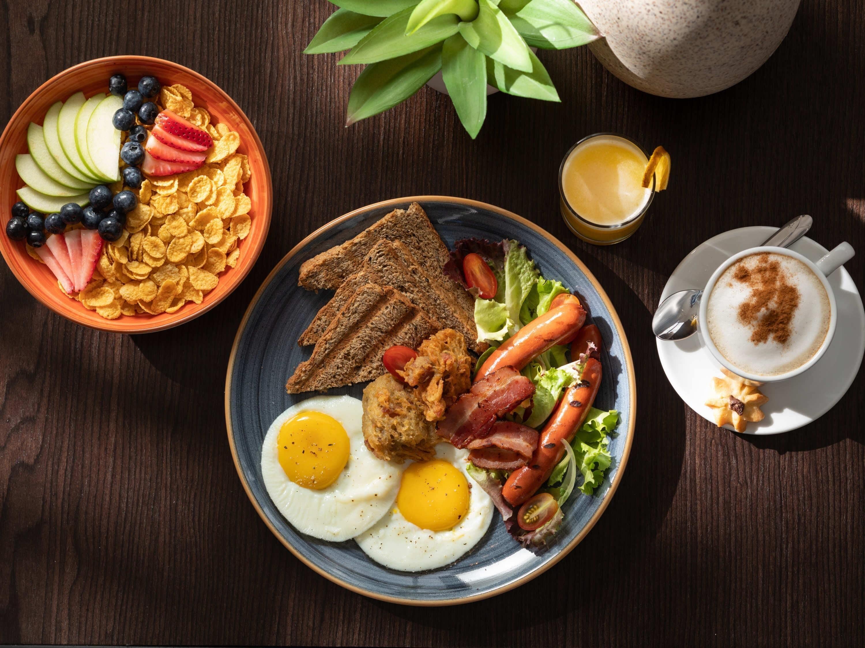 Daily buffet breakfast (BOB 70 per person)