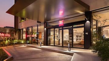 المنشأة من الخارج