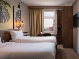 Standard Room, 2 Twin Beds | Desk, laptop workspace, blackout drapes, soundproofing