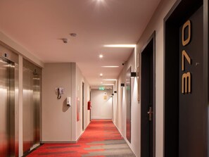 Standard Room, 2 Twin Beds | Desk, laptop workspace, blackout drapes, soundproofing