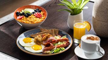 Bữa sáng buffet hàng ngày (70 BOB/mỗi người)