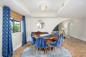 House, 4 Bedrooms | Interior