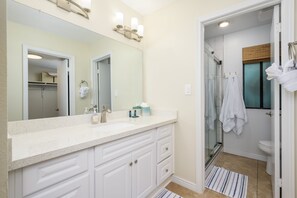 House, 4 Bedrooms | Bathroom | Towels - Casa Sunset 4 Bedroom Home by RedAwning (Phoenix)