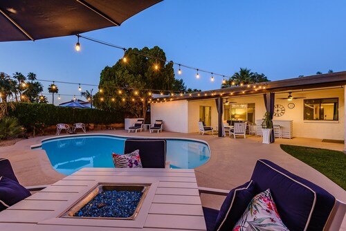 Casa Sunset 4 Bedroom Home by RedAwning