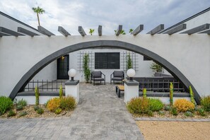 Casa, 4 habitaciones | Terraza o patio