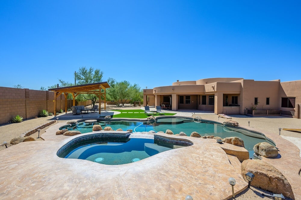 Casa Sonoran 3 Bedroom Home by RedAwning - Carefree, AZ