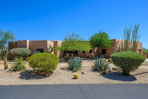 المنشأة من الخارج