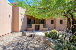 المنطقة المحيطة بالمنشأة