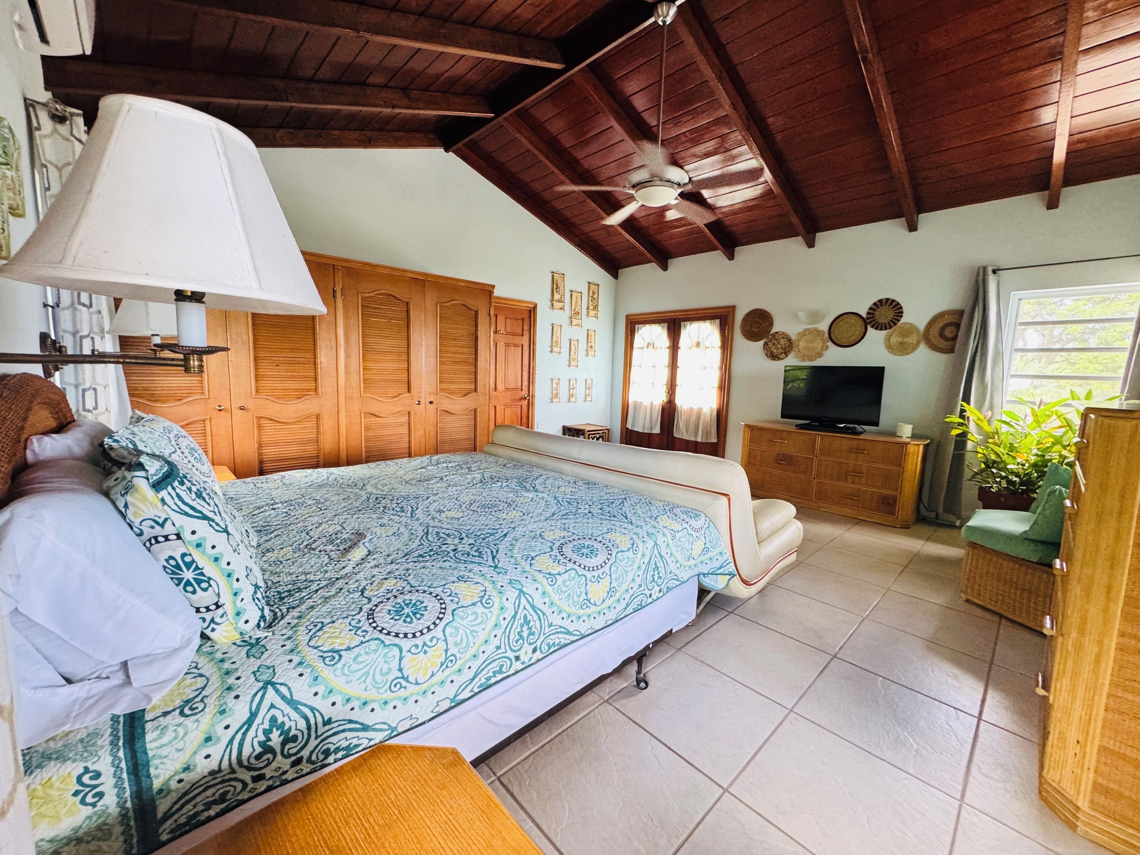 4 Schlafzimmer, Schreibtisch, Bügeleisen/Bügelbrett, kostenloses WLAN