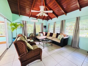 Smart TV, DVD player, books