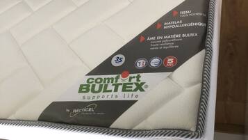 1 chambre, lit parapluie, Wi-Fi gratuit, draps fournis