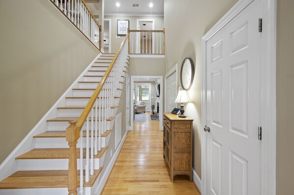 المنشأة من الداخل