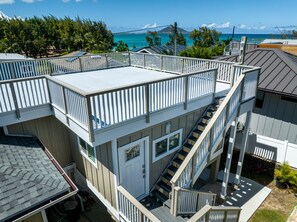 Exterior - Kailua Beach/Lanikai LUX apartment w/Ocean Views from Rooftop Sun Deck (Kailua)
