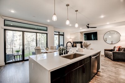 River West Ptarmigan Peak Condo: Upscale Riverfront Retreat