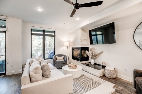 Flat-screen TV, fireplace