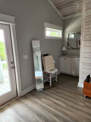 Interior - Close to beach,town and boat launch (Carrabelle)