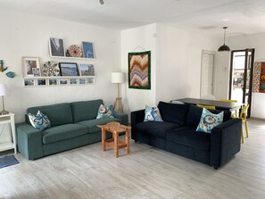 Smart TV, fireplace, books, stereo - Villa del Brigante, 200m to the beach, 80m² (Quartu Sant'Elena)