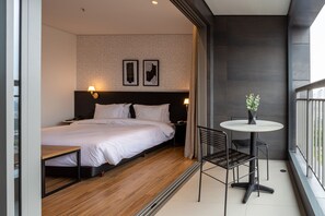 Premium PwD Disability Access - 1 King Bed | Minibar, in-room safe, blackout curtains, free WiFi - Intercity Tatuapé (São Paulo)