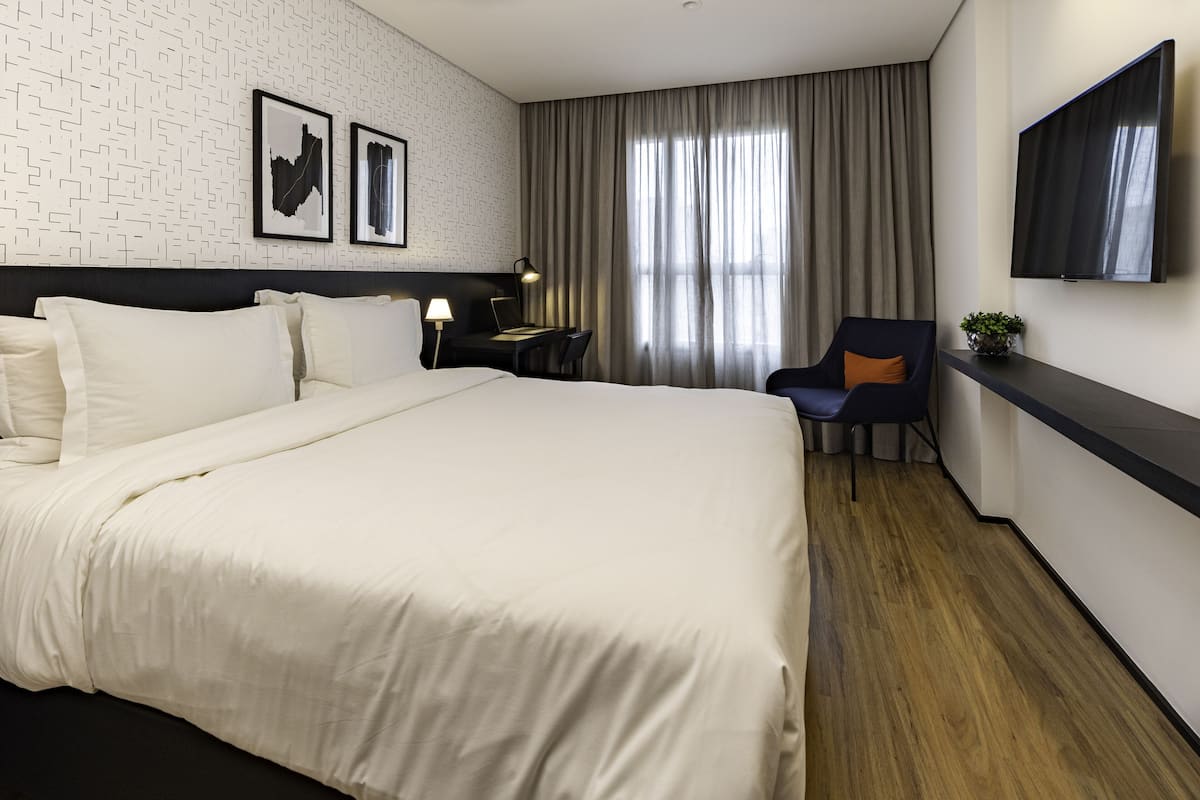 Premium Smart Room - 1 Cama Casal