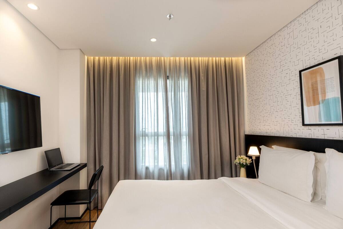 มินิบาร์, ตู้นิรภัยในห้องพัก, ผ้าม่านกันแสง, Wi-Fi ฟรี